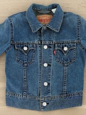 Western Vintage Rare Red Tab Levi's Blue Denim Trucker Jacket Get it fast! (M)